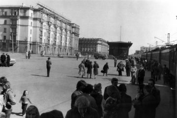 В честь 50-летия Октябрьской революции хотели назвать совсем другую улицу Норильска