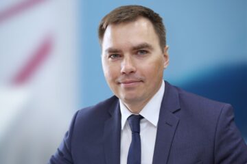 Дмитрий Карасев поздравил северян с тройным праздником