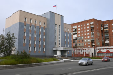 В Норильске бывшего сотрудника налоговой службы обвинили во взяточничестве