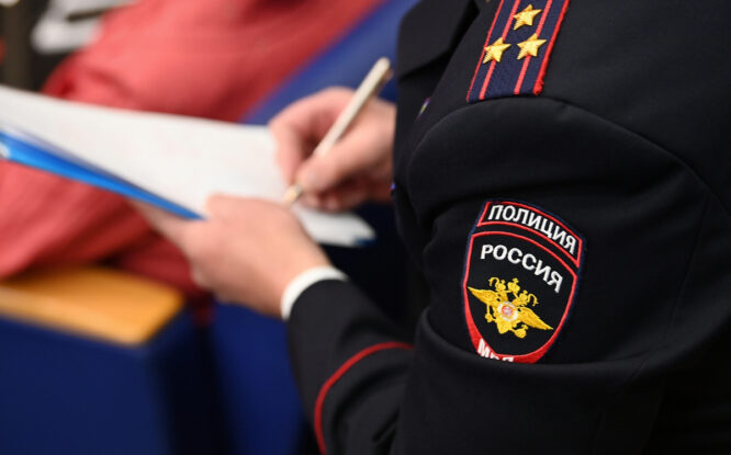 На сайте МВД можно проголосовать за норильского полицейского Артема Алдошина