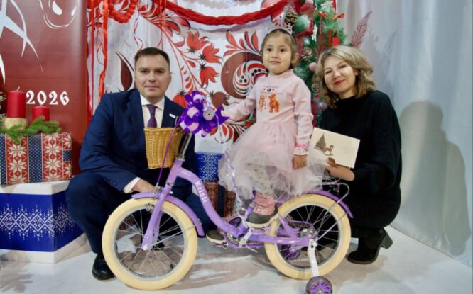 В кинокомплексе «Родина» исполнили новогодние желания детей