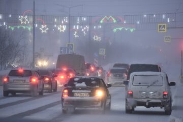 Не тормозите в повороте: четыре правила, которые спасают на гололеде