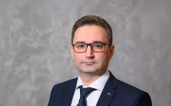 Директор ЗФ «Норникеля» Александр Леонов поздравил норильчан и коллег с Днем защитника Отечества