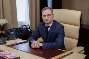 Александр Леонов поздравил норильчанок с Международным женским днем