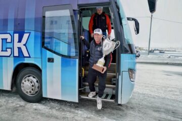 Победителей «Лиги будущих чемпионов 40+» Ночной хоккейной лиги встретили в Норильске
