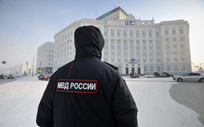 В Талнахе 14-летний подросток на мотоцикле сбил женщину