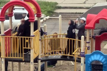 Очередные случаи вандализма на детских площадках зафиксировали в Дудинке