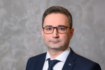 Вице-президент, директор ЗФ «Норникеля» Александр Леонов поздравил норильчан с Днём города, Днём Компании и Днём металлурга
