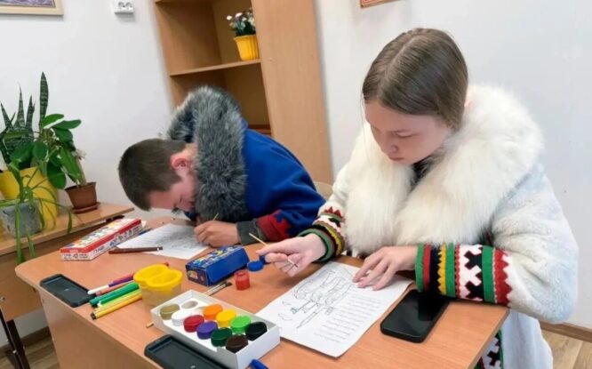 Школьники посёлка Потапово отправили в космос письма об энецком языке