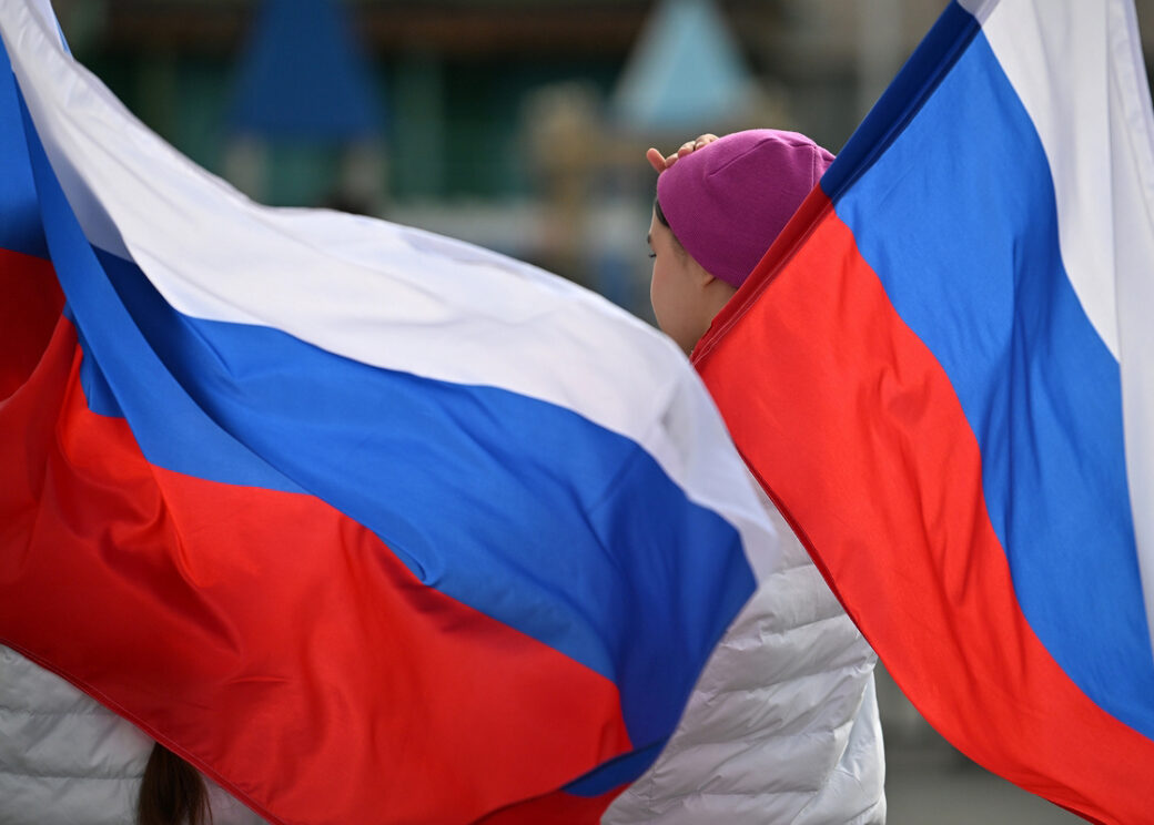 Семейный праздник ко Дню российского флага перенесли на стадион «Заполярник»