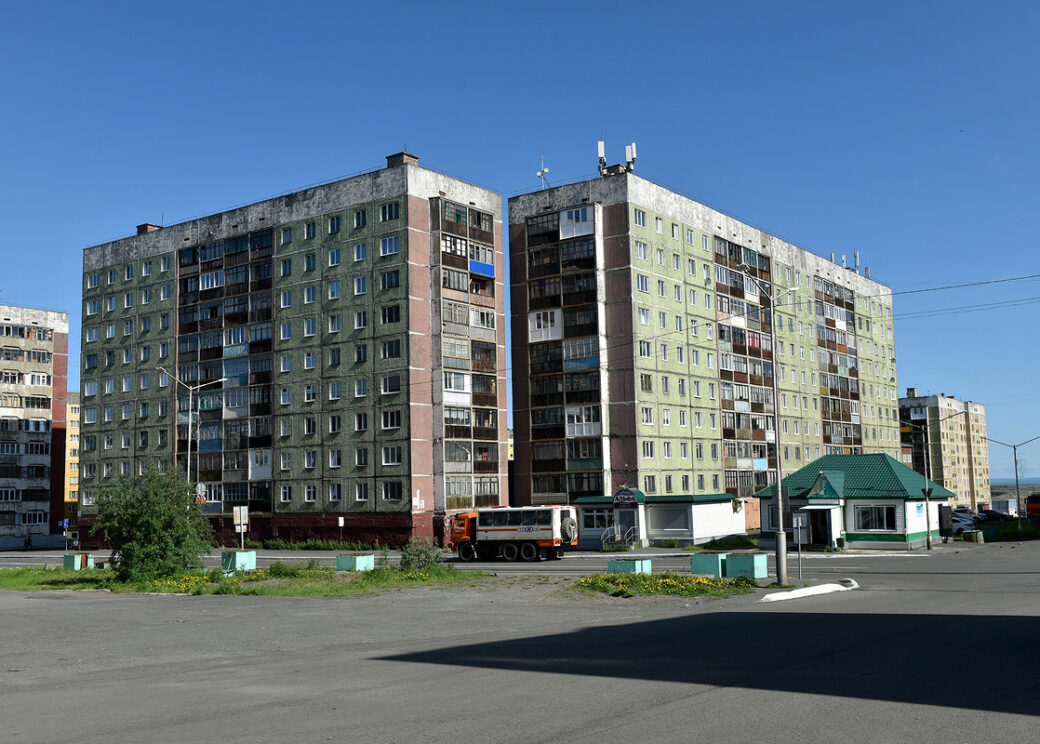 Отопление в норильские дома подано, но решение точечных проблем продолжается