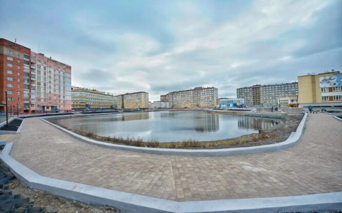 У Городского озера высадят кустарники, посеют траву и установят лежаки